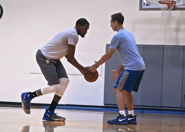 他用篮球思 他用篮球思